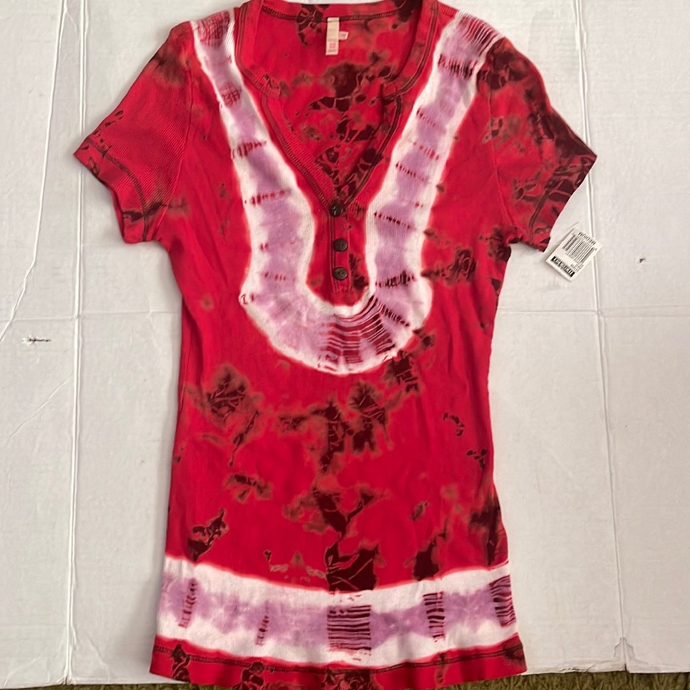 - Me&Ko tie dye top. Size Medium NWT